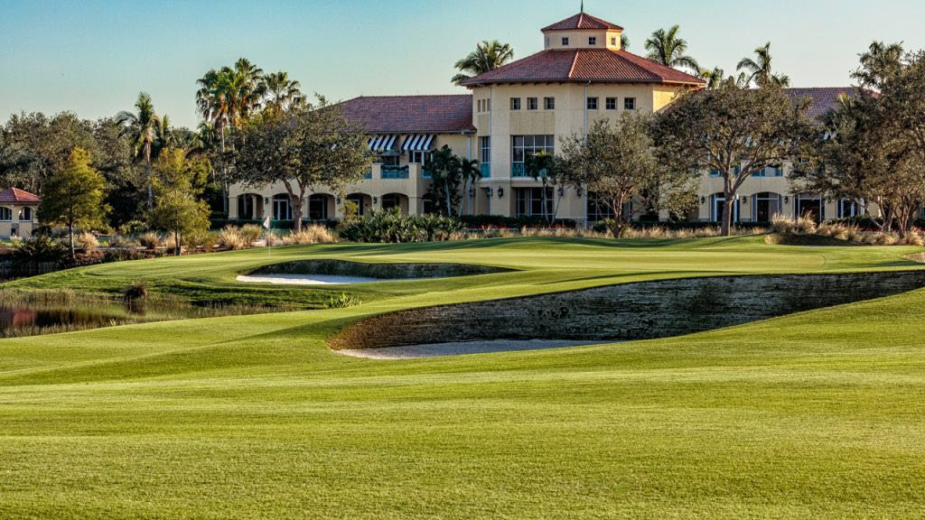 Tiburón clubhouse and green
